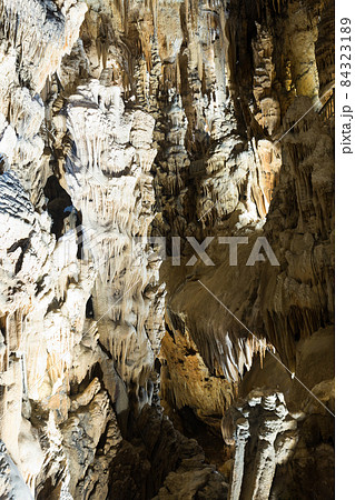 Chamber in Grotte des Demoiselles, Ganges, France Chamber in Grotte des Demoiselles, Ganges, France 84323189