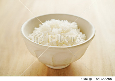 茶碗に盛られたご飯 茶碗に盛られたご飯 84327200