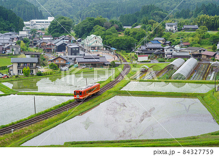 【明知鉄道】田んぼアートとアケチ100形気動車 84327759