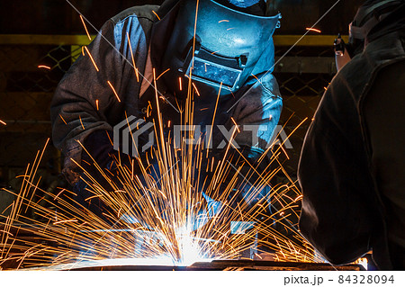 Welder technician team 84328094
