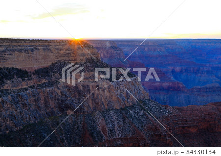 アメリカ　グランドキャニオン国立公園　（ホピ・ポイント）のサンセット 84330134