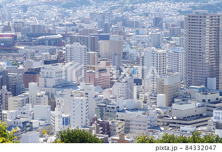 双葉山から眺めた広島の街並みの景色 双葉山から眺めた広島の街並みの景色 84332047