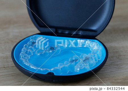 マウスピース矯正 84332544