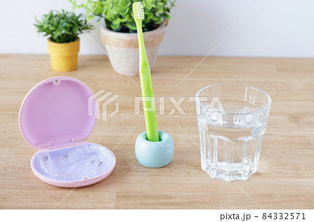 マウスピース矯正 84332571