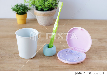 マウスピース矯正 84332581