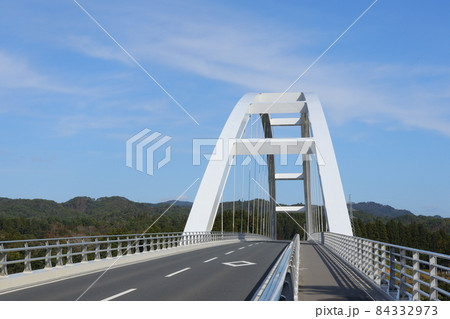 気仙沼大島側から撮影した「気仙沼大島大橋」　　宮城県気仙沼市 84332973