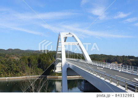 気仙沼大島側から撮影した「気仙沼大島大橋」　　宮城県気仙沼市 84332981