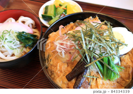 卵とじの山菜丼定食 卵とじの山菜丼定食 84334339