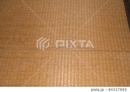 長年使用して傷んだ畳4 長年使用して傷んだ畳4 84337893