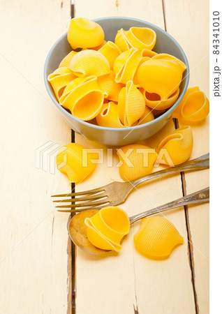 Italian snail lumaconi pasta Italian snail lumaconi pasta 84341010
