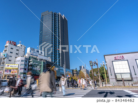 日本の東京都市景観 四ツ谷駅前やコモレ四谷などを望む 日本の東京都市景観 四ツ谷駅前やコモレ四谷などを望む 84346462