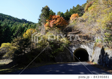 群馬県　桐生市　桐生川上流　林道三境線の三境隧道入口を桐生市側から見る 84346881