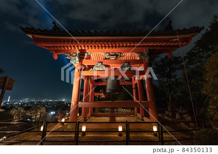 清水寺鐘楼と京都平野 清水寺鐘楼と京都平野 84350133