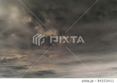 Scenic dark cumulus clouds before a storm 84353411