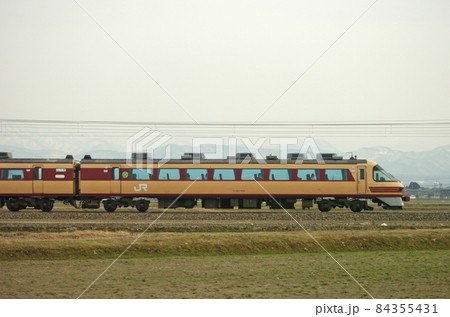 北陸本線 美川ー加賀笠間 JR西日本 485系 A06編成(京都) ① クロ481-2101 海側 北陸本線 美川ー加賀笠間 JR西日本 485系 A06編成(京都) ① クロ481-2101 海側 84355431