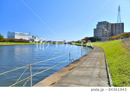 新鶴見橋/鶴見川方面を望む(神奈川県横浜市)【2021.11】 新鶴見橋/鶴見川方面を望む(神奈川県横浜市)【2021.11】 84361943