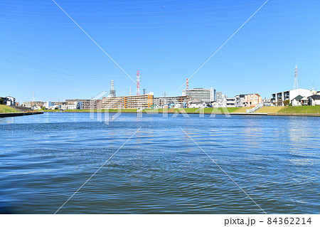 新鶴見橋/鶴見川付近より上流方向を望む(神奈川県横浜市)【2021.11】 新鶴見橋/鶴見川付近より上流方向を望む(神奈川県横浜市)【2021.11】 84362214