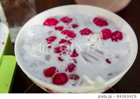 TabTim Krob (Water Chestnuts in Coconut Milk) Thai dessert 84363429