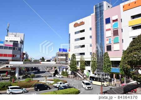 埼玉県 久喜駅西口の街並み 84364370