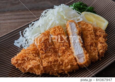 ロース 豚カツ 定食イメージ クローズアップ素材 84367947