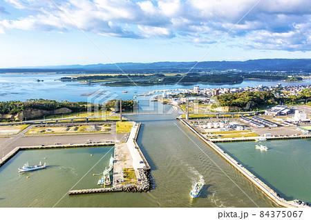 秋の松川浦と松川浦大橋（福島県相馬市） 84375067