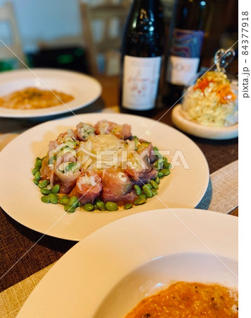 ワインとイタリアン料理 84377918
