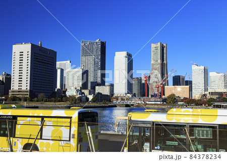 みなとみらいの秋 84378234