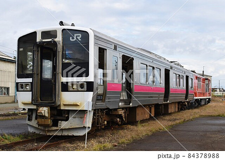 車両基地に停車する奥羽本線の719系の写真素材 [84378988] - PIXTA