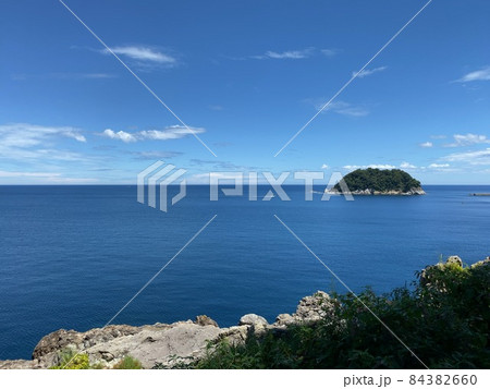 過酷な磯場と大海原 84382660