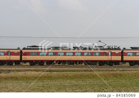 北陸本線 美川ー加賀笠間 JR西日本 485系 A07編成(京都) ⑥ モハ484-75 海側 北陸本線 美川ー加賀笠間 JR西日本 485系 A07編成(京都) ⑥ モハ484-75 海側 84385069