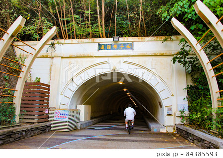 高雄氏のトンネル西子湾隧道 高雄氏のトンネル西子湾隧道 84385593