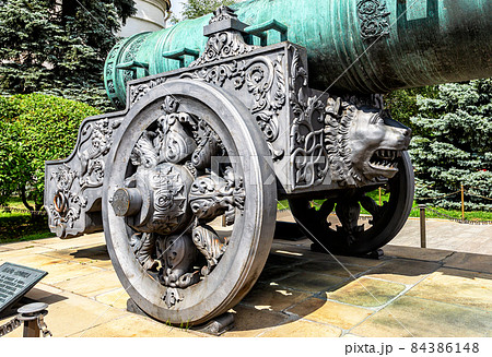 Ancient biggest cannon in Moscow Kremlin (Tsar Cannon) 84386148