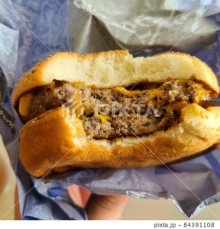 ダブルチーズバーガー 84391108