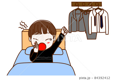 ＜正面＞眠すぎてベッドの中で大あくびをする男子学生 84392412