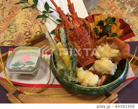 お祝い料理 伊勢海老の天ぷら お祝い料理 伊勢海老の天ぷら 84393309