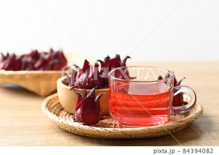 Fresh roselle tea,Herbal medicine for reduction in blood pressure Fresh roselle tea,Herbal medicine for reduction in blood pressure 84394082