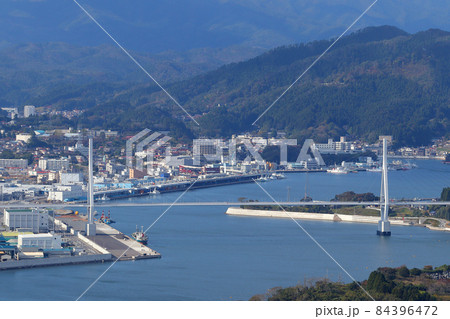 気仙沼大島の亀山展望台から見る気仙沼湾横断橋(かなえおおはし) 宮城県気仙沼市 気仙沼大島の亀山展望台から見る気仙沼湾横断橋(かなえおおはし) 宮城県気仙沼市 84396472