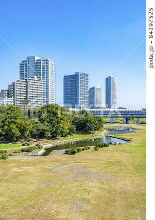 【東京都】世田谷区立兵庫島公園から見る二子玉川の街並み 【東京都】世田谷区立兵庫島公園から見る二子玉川の街並み 84397525