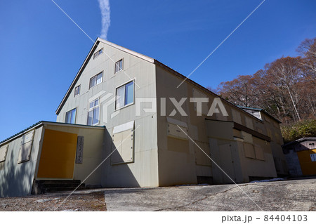11月下旬(秋)、小屋閉め後のロッジくろよん 11月下旬(秋)、小屋閉め後のロッジくろよん 84404103