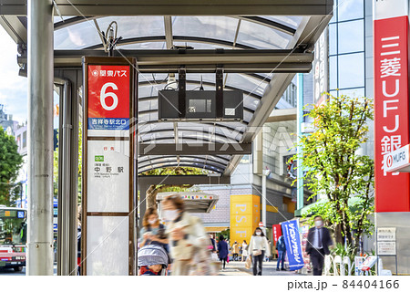 東京の都市風景　吉祥寺駅 84404166