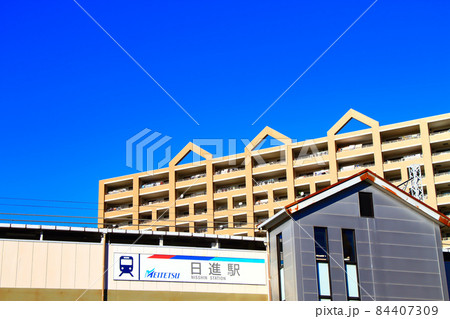 名鉄豊田線、日進駅の風景 84407309