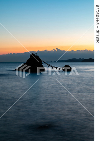 伊勢の夫婦岩 84409159