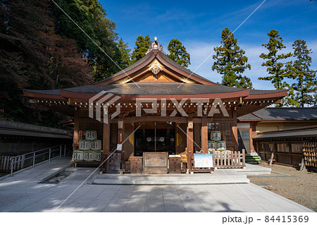 高麗神社 拝殿 84415369