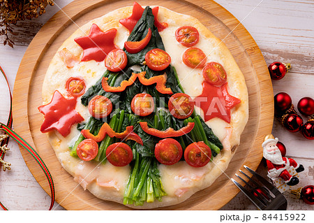 クリスマスツリーのピザ クリスマスツリーのピザ 84415922