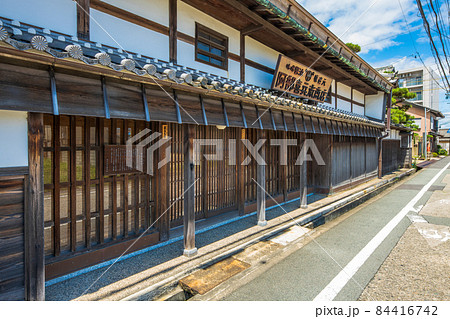 三重県　津　上浜町の町並み 84416742