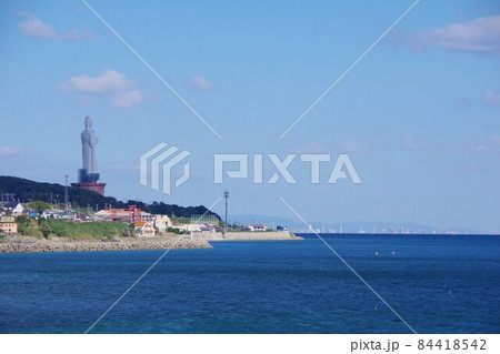 兵庫県淡路島　釜口周辺と世界平和大観音・神戸方面を望む 84418542