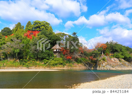 【愛媛県】紅葉の臥龍山荘 84425184