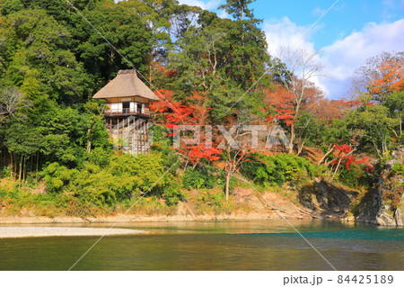 【愛媛県】紅葉の臥龍山荘 84425189