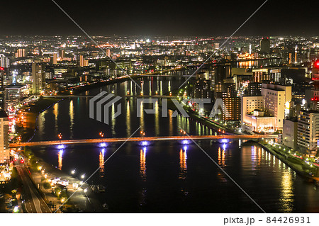 新潟市の夜景 (朱鷺メッセよりブルーライトアップの萬代橋を望む) 84426931