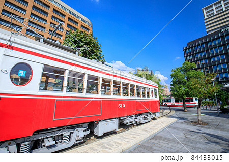 岐阜市　岐阜駅前広場の名鉄モ510形保存車両と電停跡地 84433015